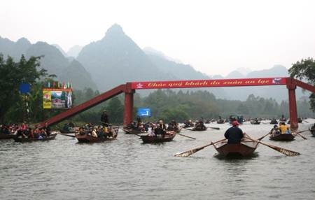 Du Lịch Chùa Hương-Trẩy Hội Du Xuân 2014 Du Lịch Chùa Hương-Trẩy Hội Du Xuân 2014